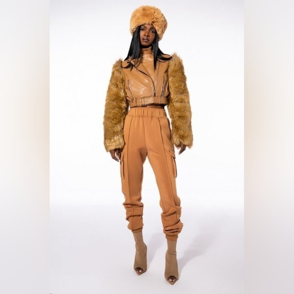 NWT Azalea Wang Cropped Nollie Faux Fur Arms Beige Moto Jacket Size XL - Picture 8 of 8